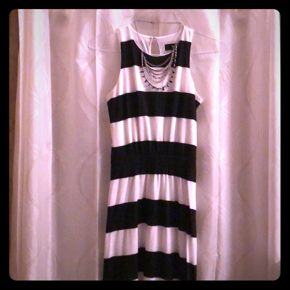 Mossimo stripped dress, size US 6/small & necklace